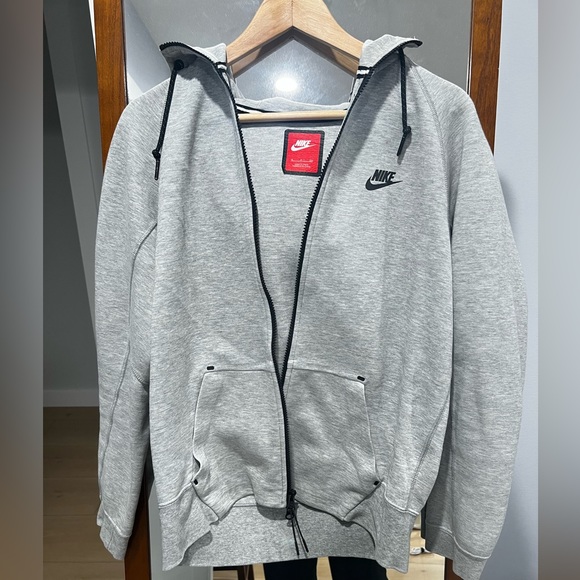 Nike jacket - Picture 3 of 3